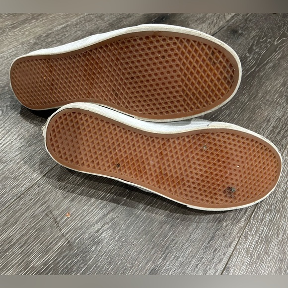 Vans - Picture 2 of 3